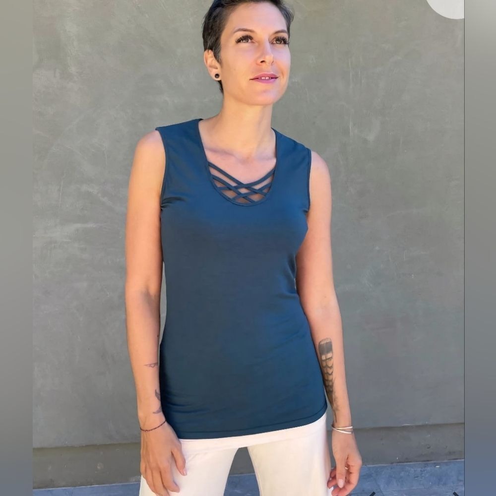 Caraucci Women's Handmade Sleeveless Criss Cross Top Teal Size S EUC